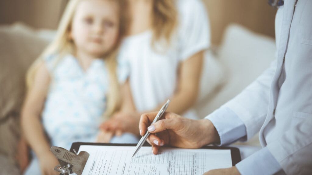 Qu&eacute; pasa si se deja a un hijo fuera del testamento