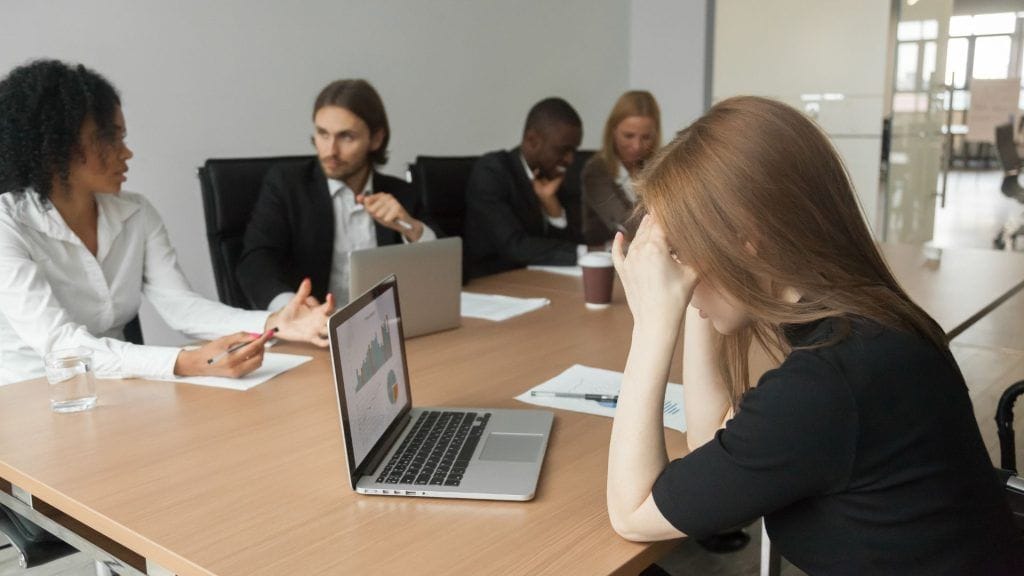 10 ilegalidades laborales que muchos trabajadores soportan sin saber que pueden reclamarlas

