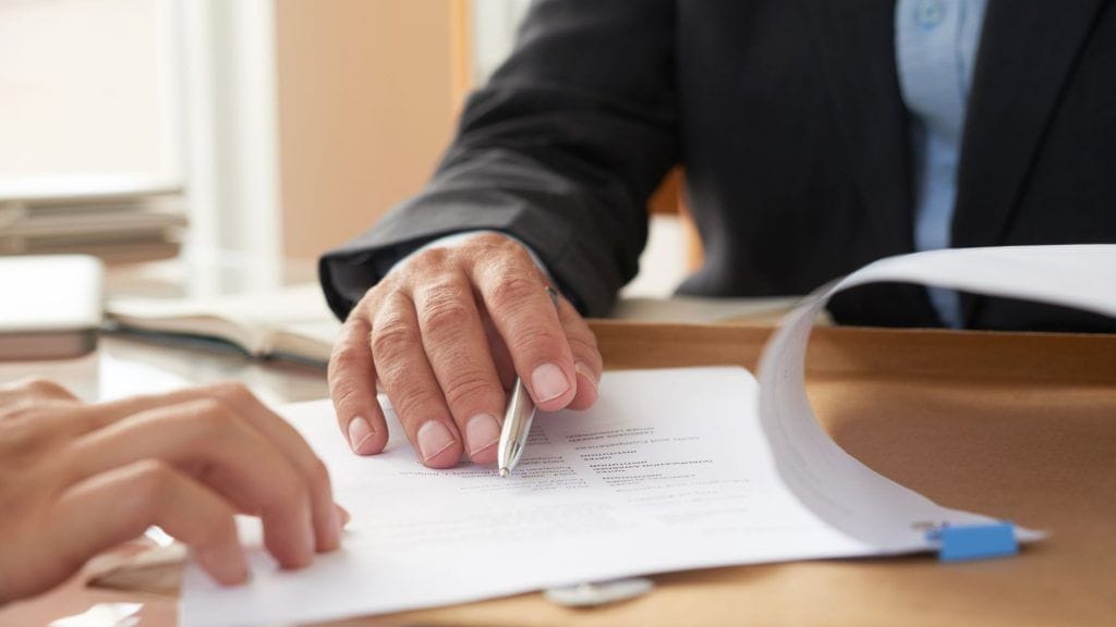Aceptaci&oacute;n, partici&oacute;n y adjudicaci&oacute;n de herencia: &iquest;qu&eacute; diferencia hay y qu&eacute; necesitas para recibir tu parte?

